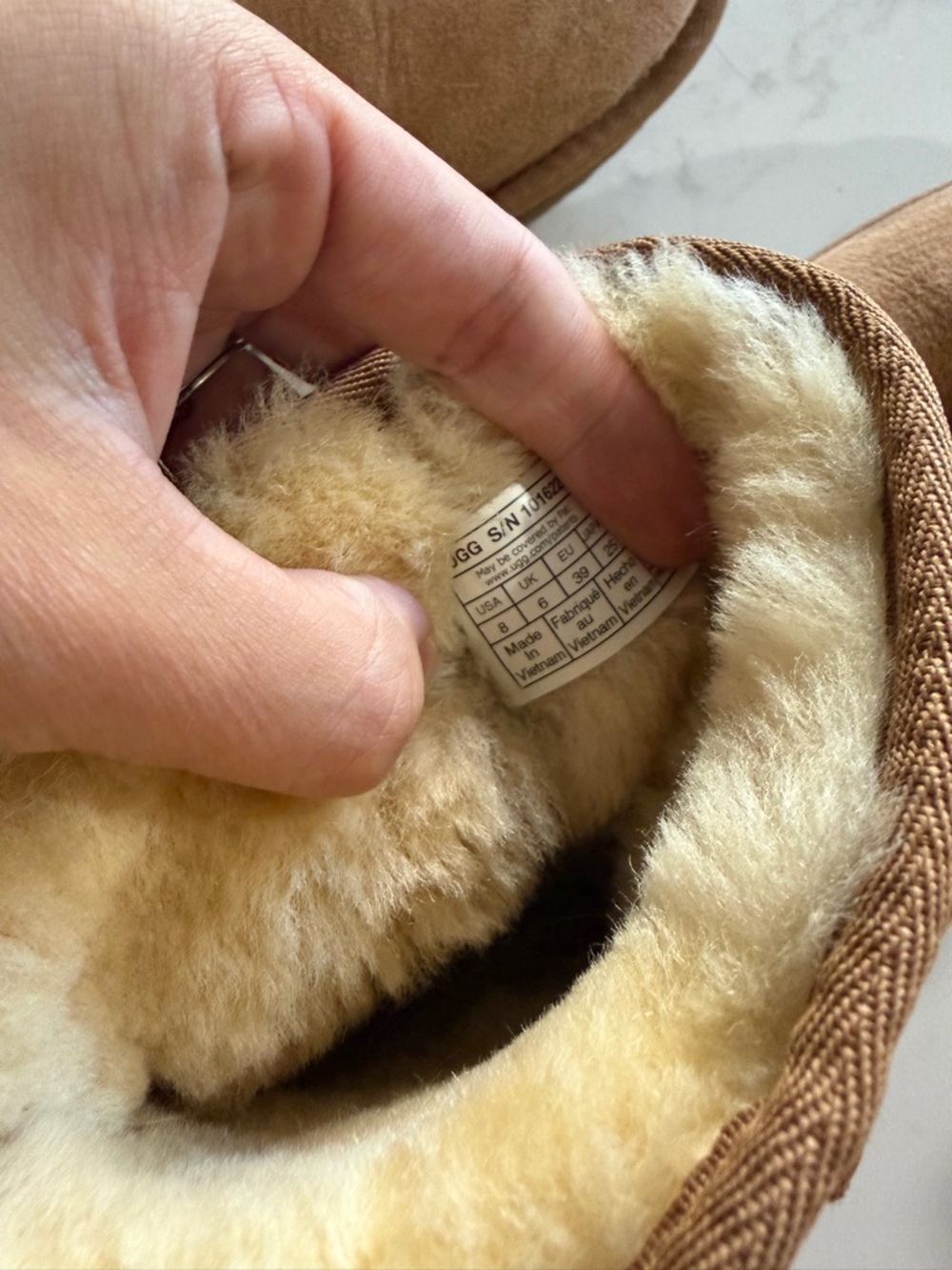 UGG Classic Short Suede Boot - Chestnut ✨ - Picture 6 of 6